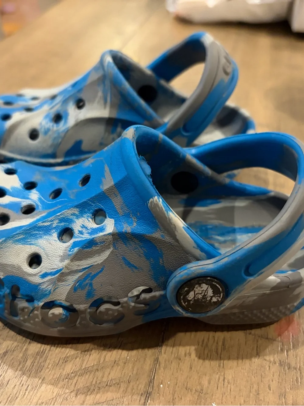 CROCS Toddler Size 6 - Blue & White Marbled Classic Clog